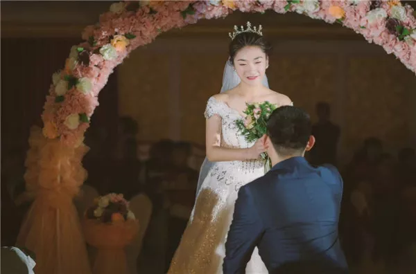 全国各地区结婚婚礼习俗你了解吗 青岛结婚习俗来听婚礼主持人讲解细节